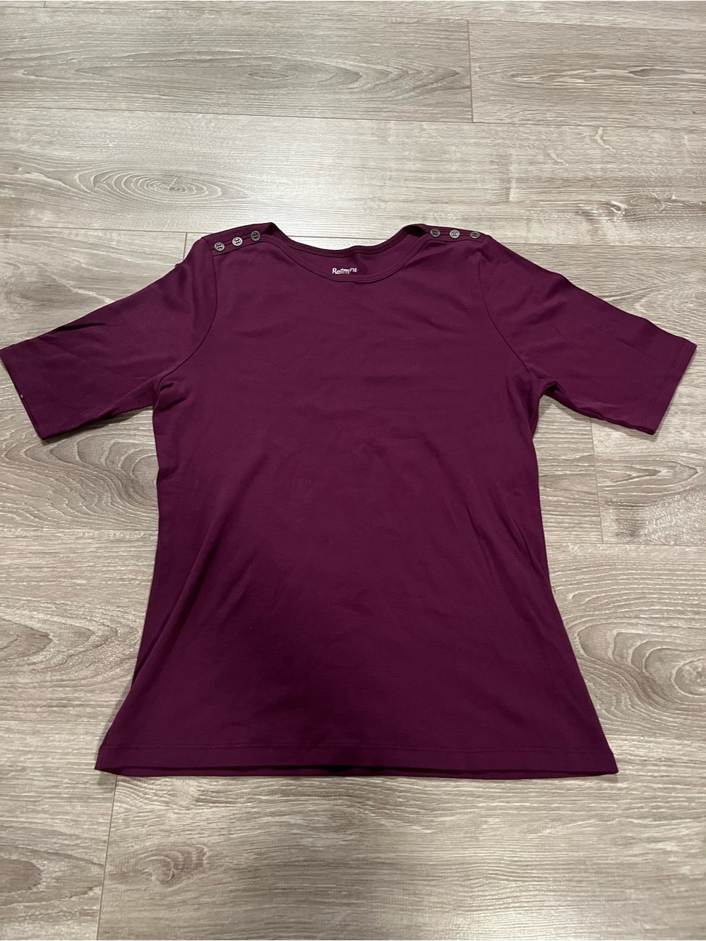 Reitmans Magenta purple Button-boatneck half Sleeve Top. Soft 100% cotton.